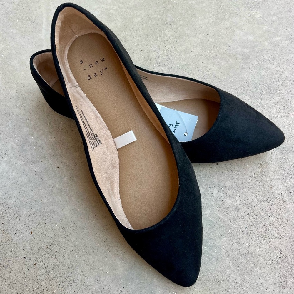 NWT Black Flats